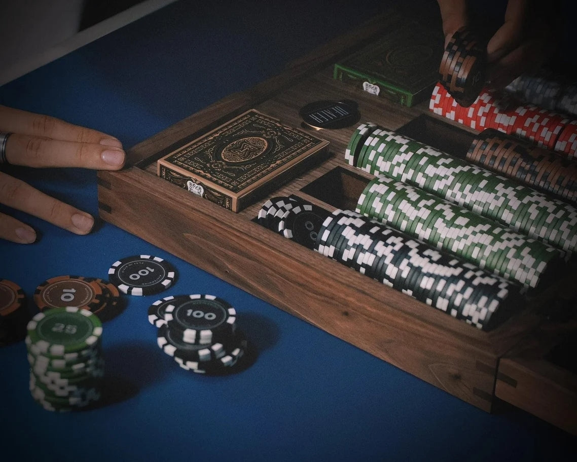 The Merchant's Prestige Wooden Poker Set 2025